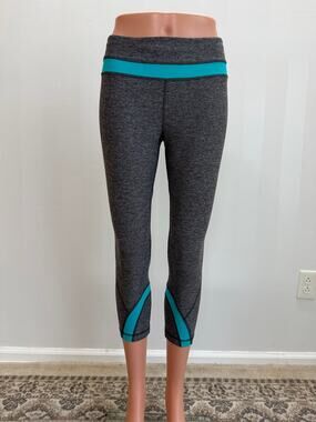 Lululemon Inspire Crop 21” Leggings Gray Heather/Teal Trim Sz 6 Running Yoga